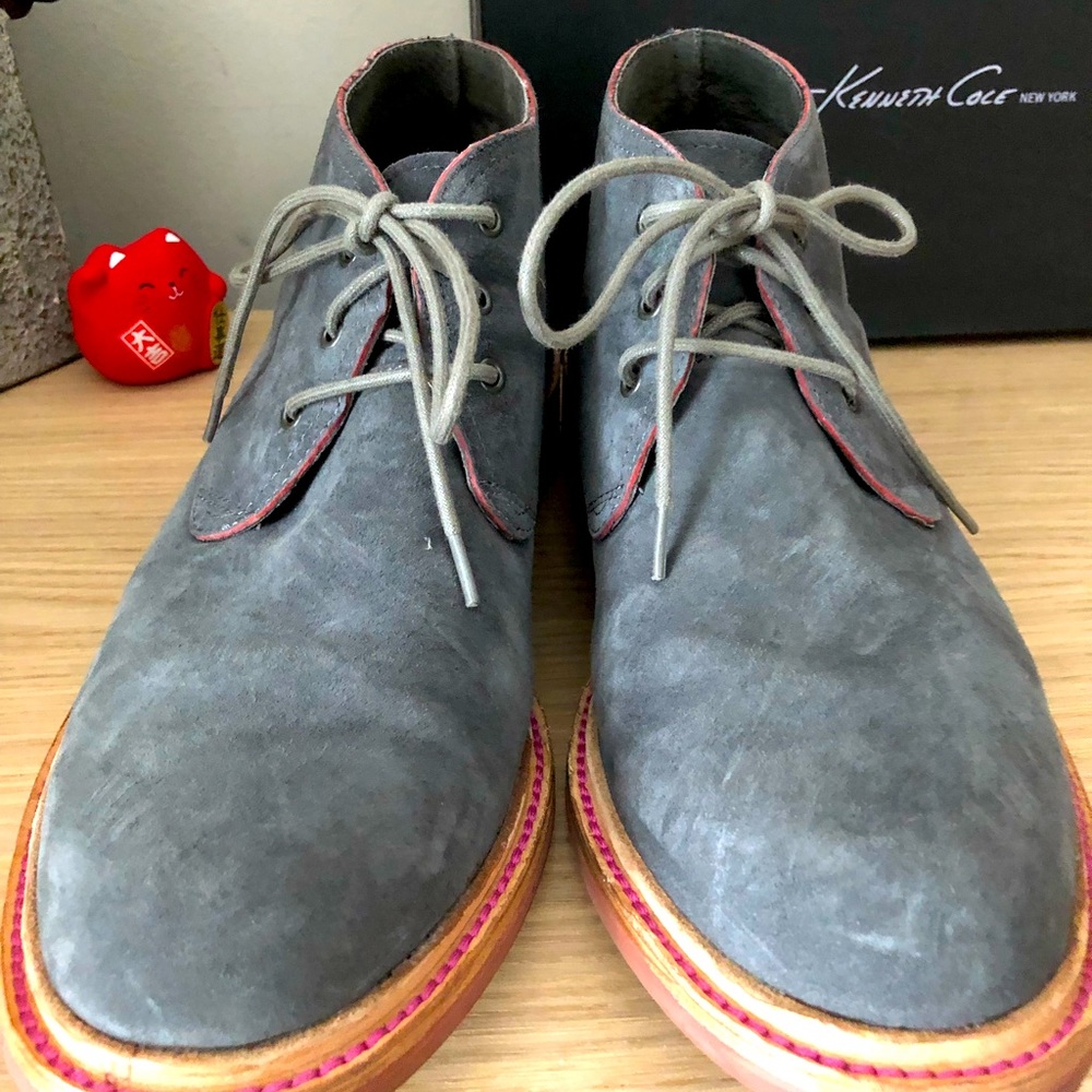 Great Condition: Kenneth Cole Suade Chukka Boots